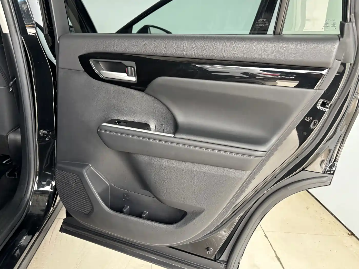 Фото 25 - Toyota Highlander