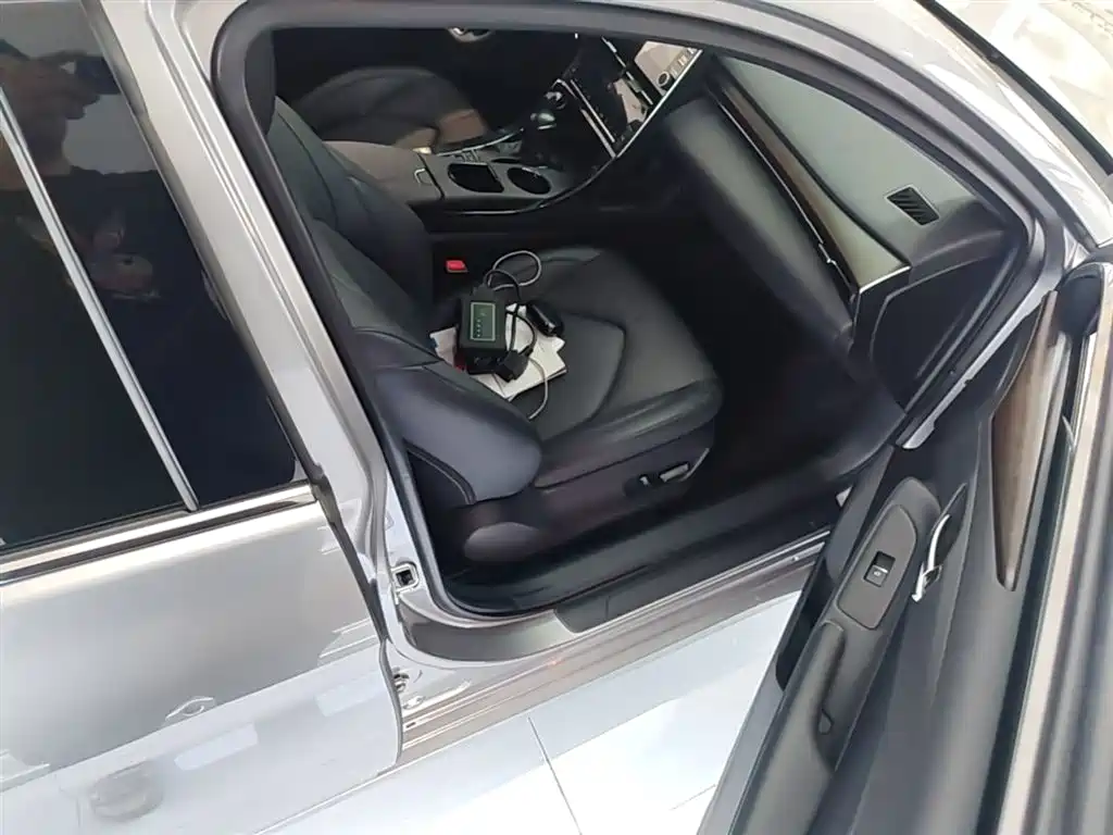 Toyota Avalon 2021 2.5L Luxury Edition фото 11