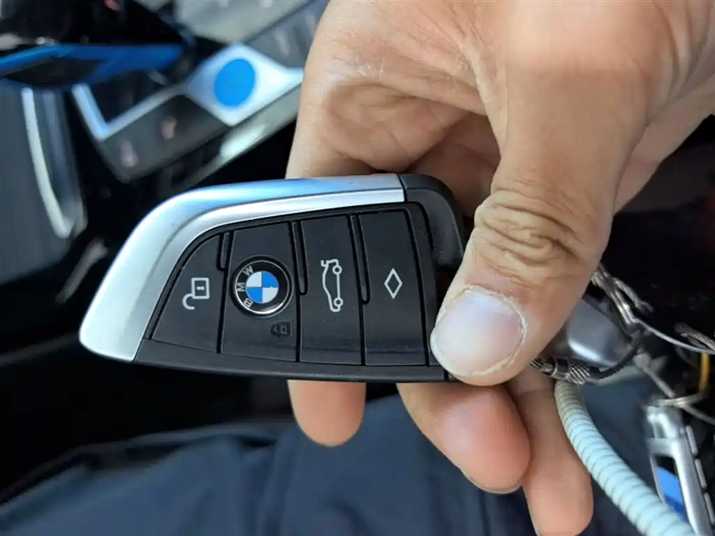 BMW iX3 2022 Leading Edition фото 20