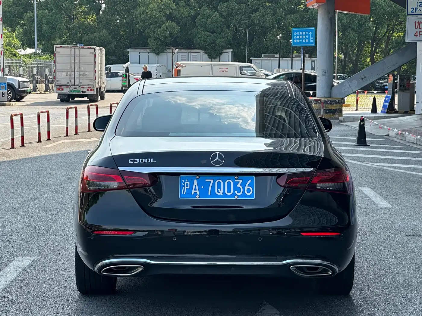 Mercedes-Benz E-Class 2022 E 260 L фото 12