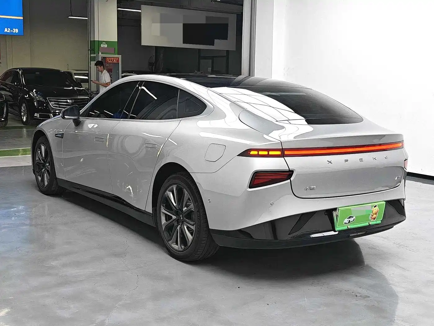 Фото 8 - XPeng P7