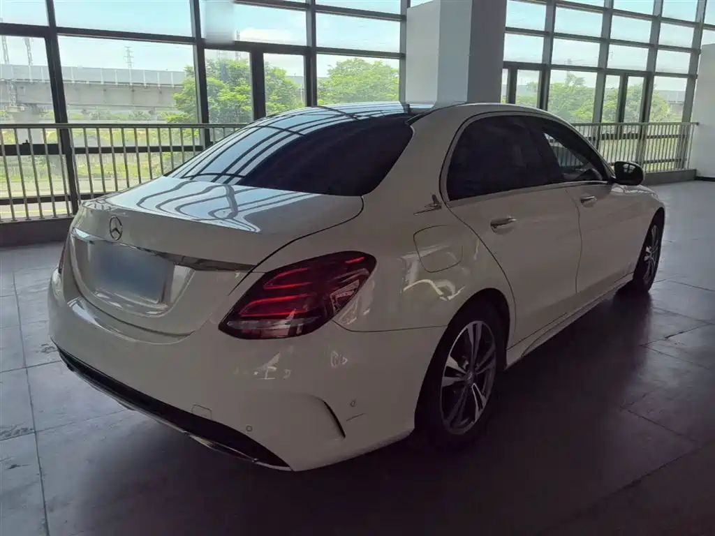 Mercedes-Benz C-Class 2015 Facelift C 200 L Sport фото 7