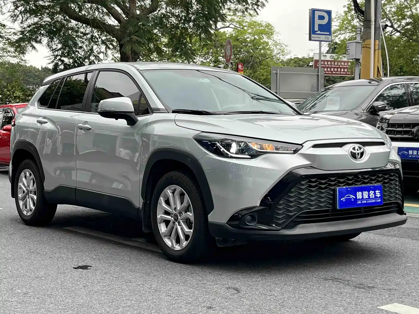 Toyota Frontlander 2023 2.0L CVT Elite Edition фото 3