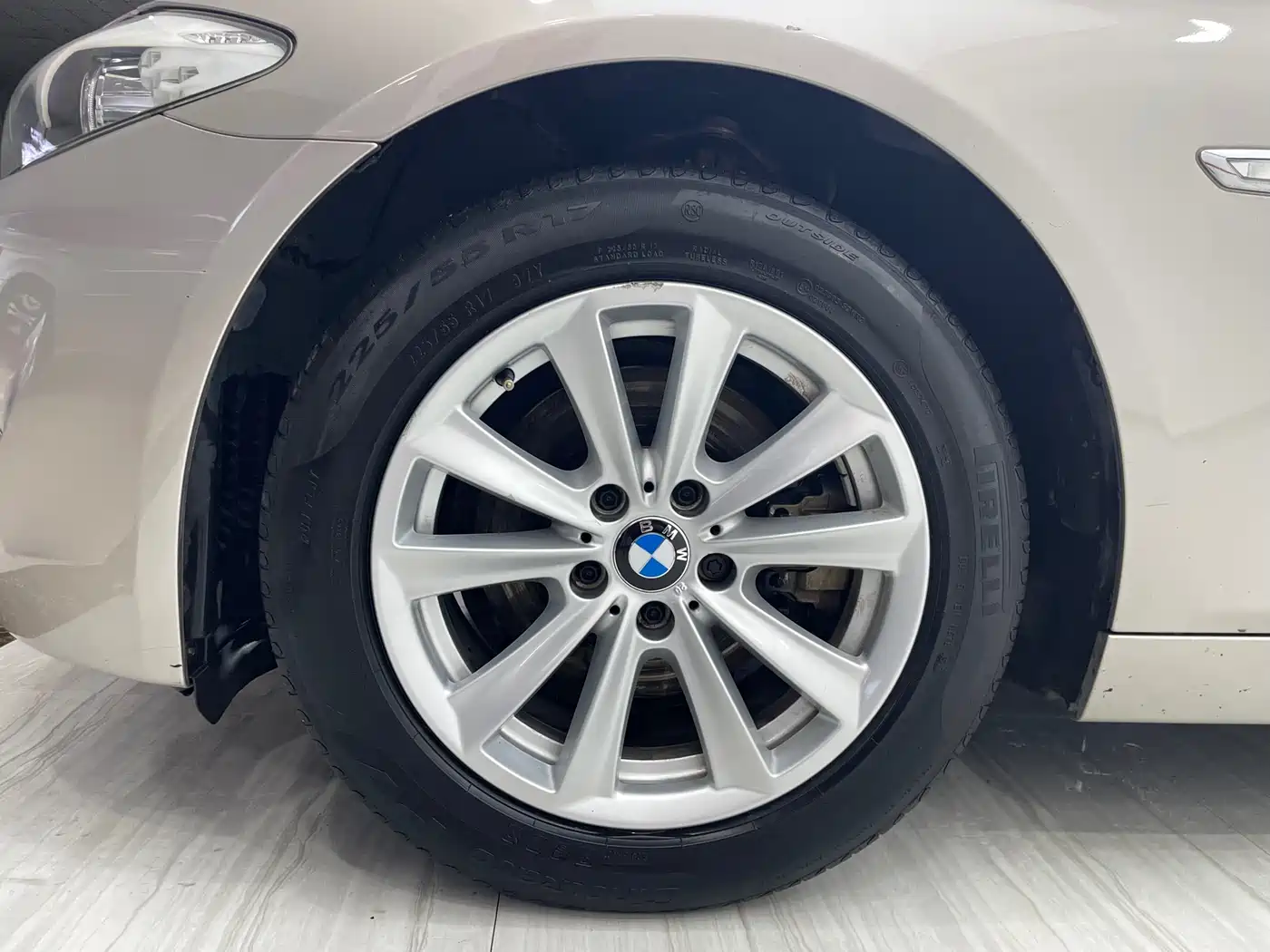 BMW 5 Series 2013 520Li Elegance фото 23