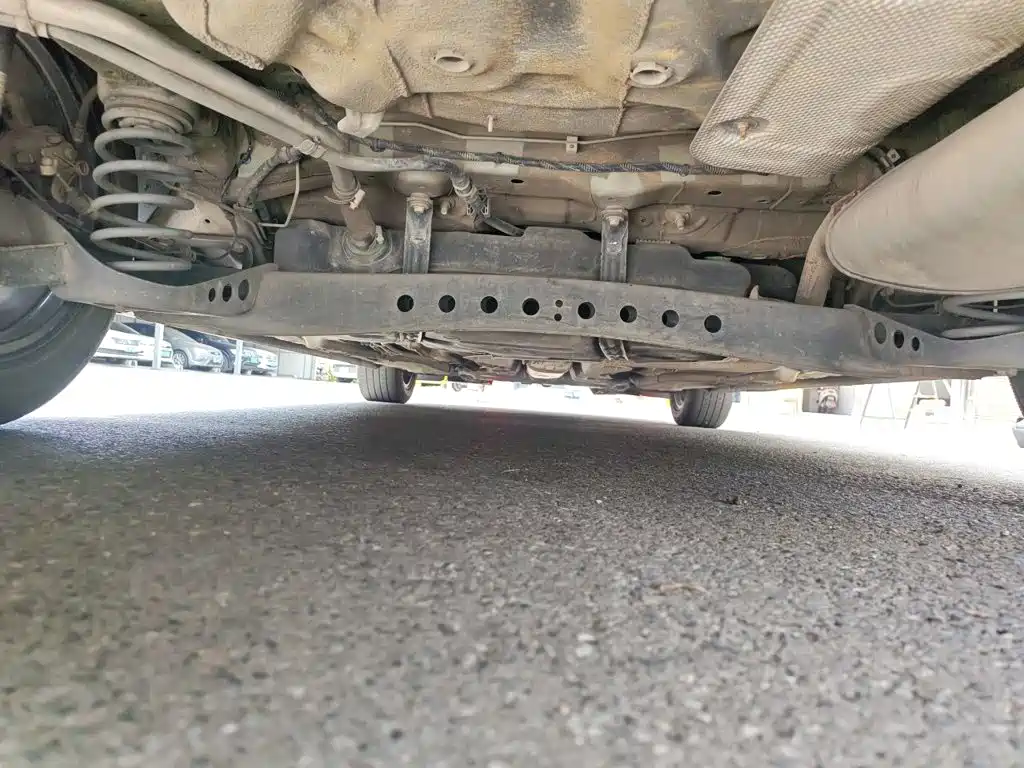 Фото 24 - Roewe i5