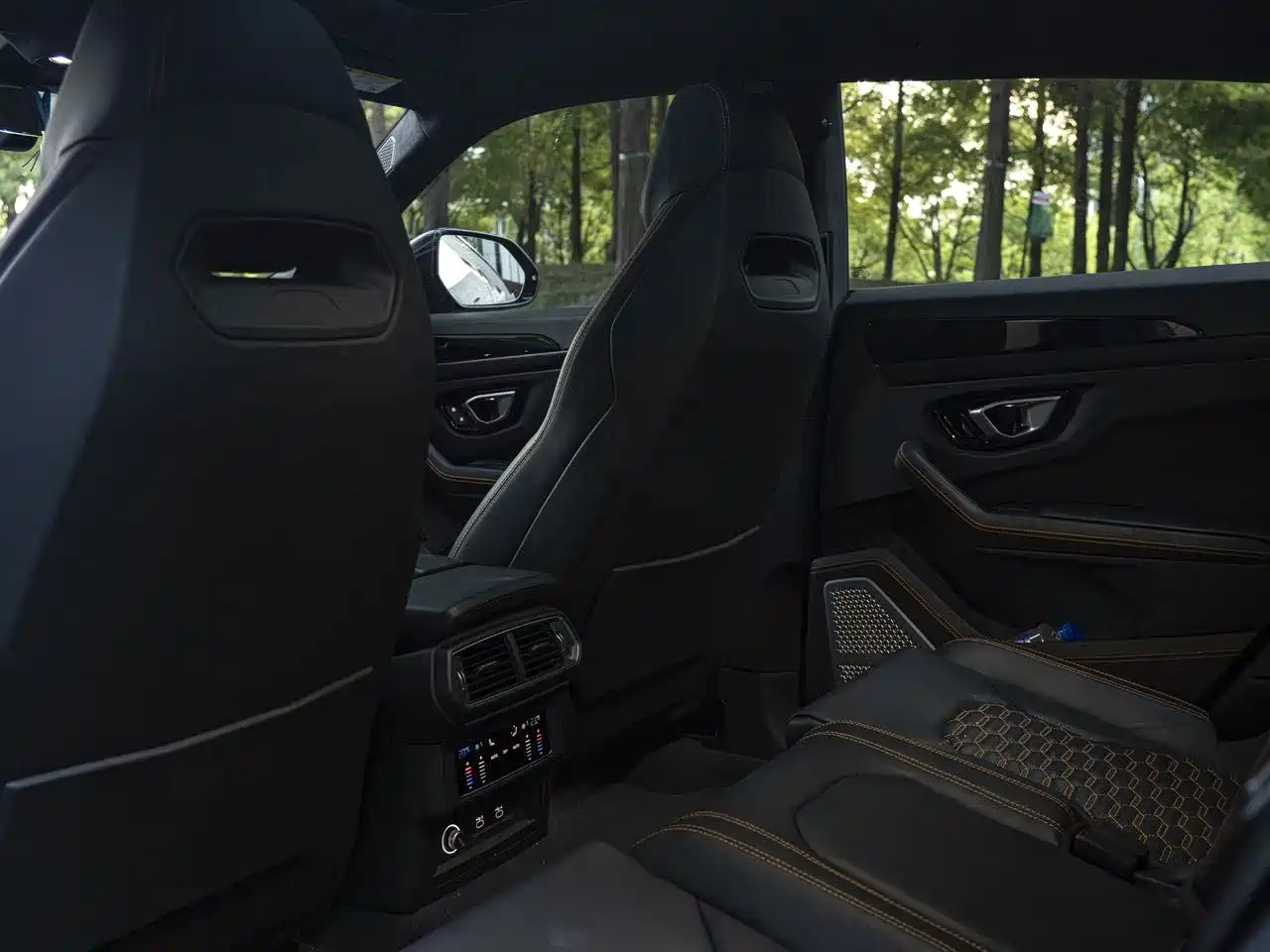 Фото 7 - Lamborghini Urus