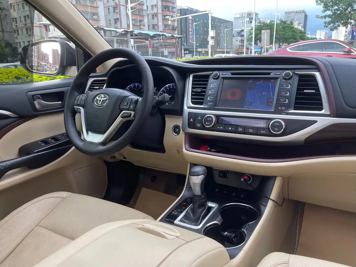 Photo 17 - Toyota Highlander