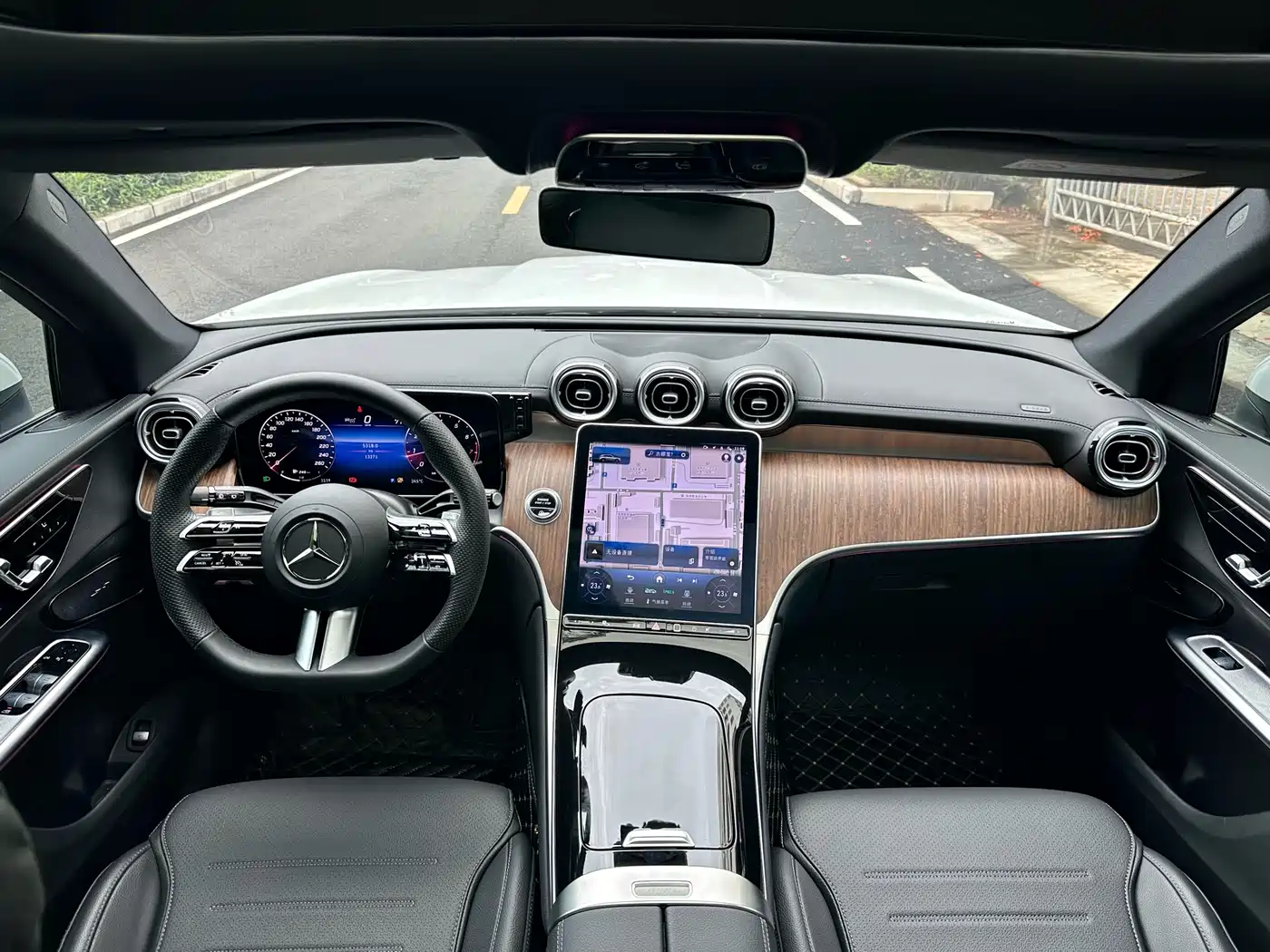 Mercedes-Benz GLC 2024 GLC 300 L 4MATIC Dynamic 5-seater фото 6