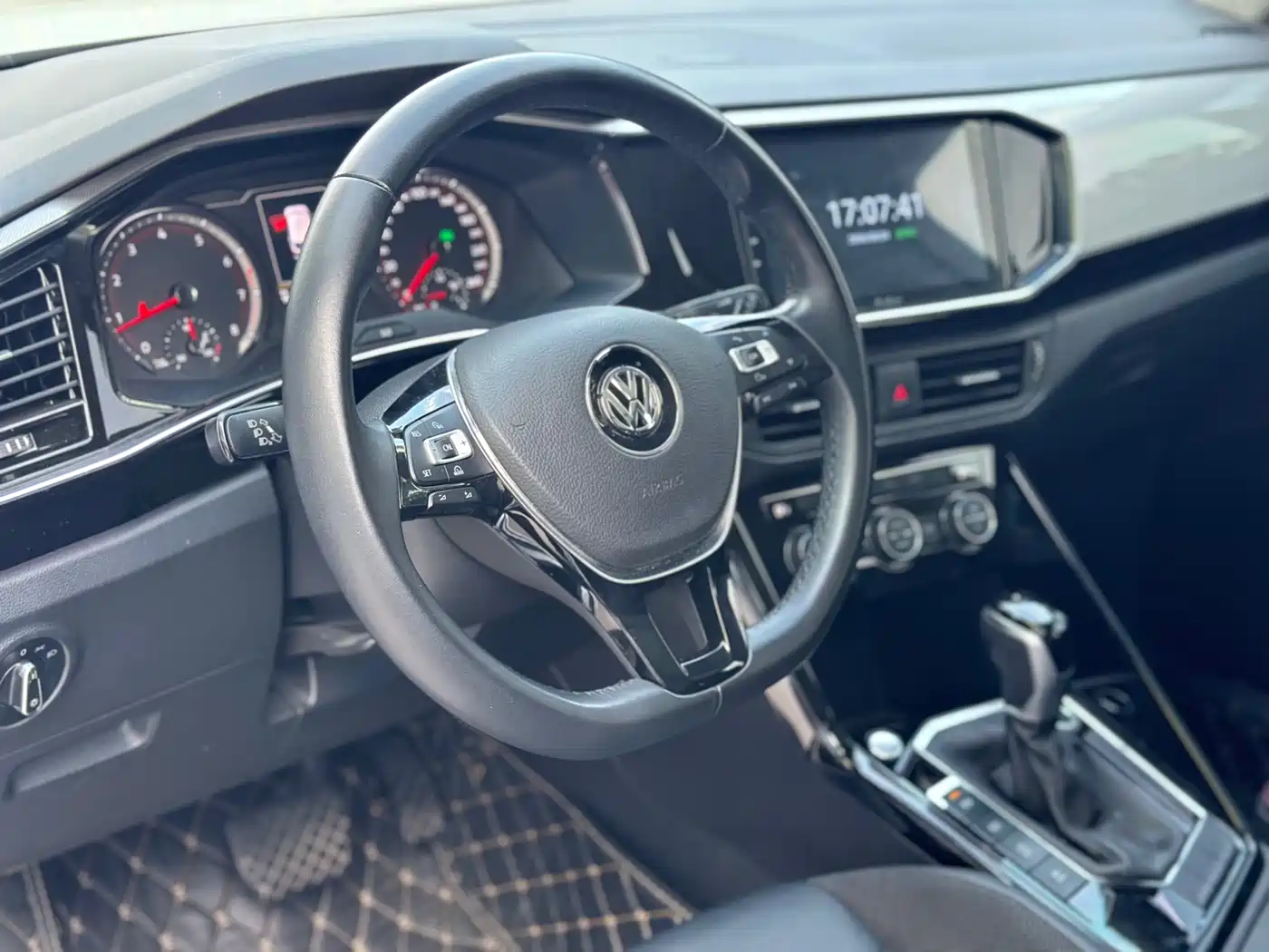 Volkswagen Tayron 2019 330TSI 2WD Luxury China VI фото 12