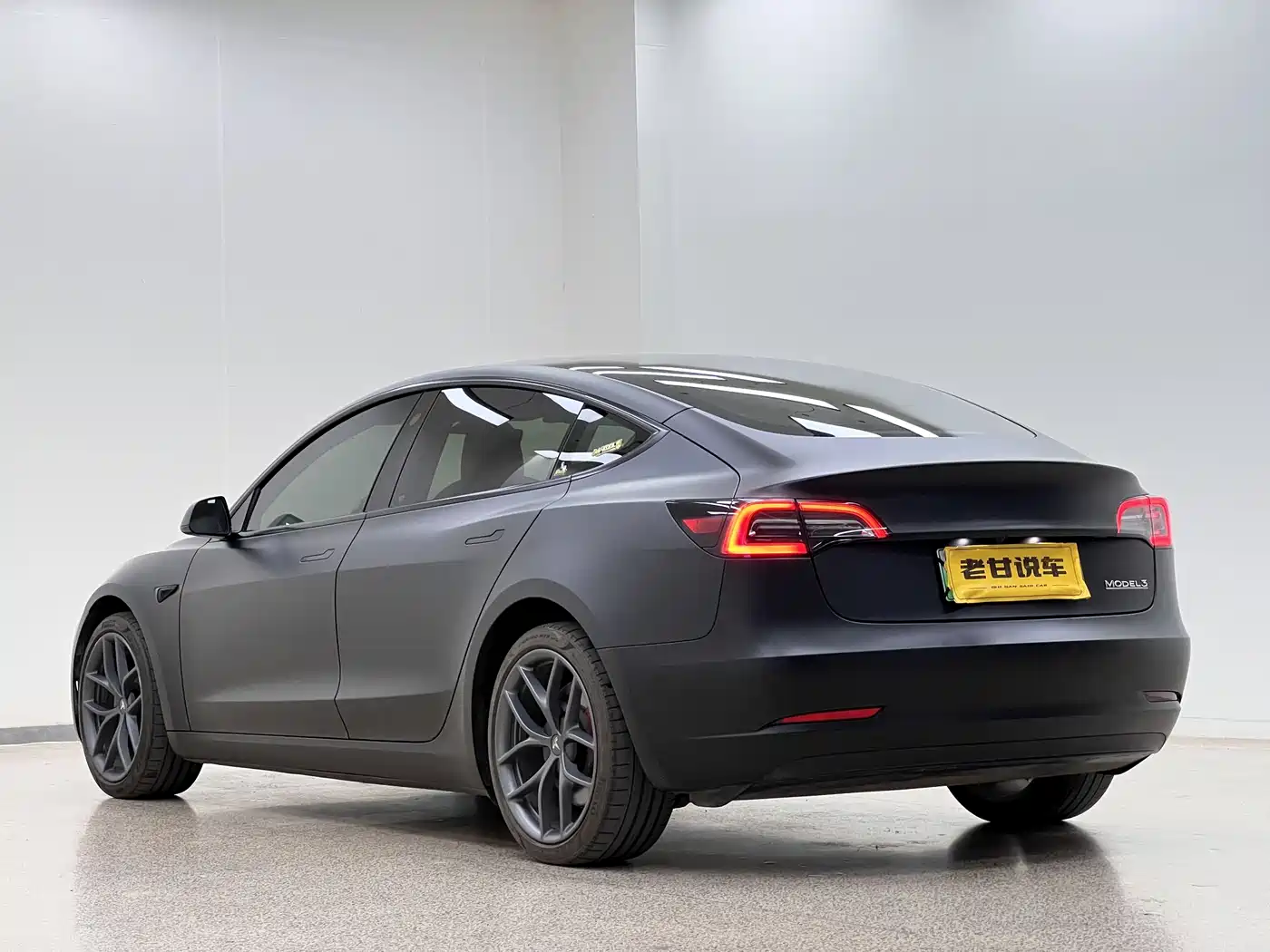 Фото 5 - Tesla Model 3