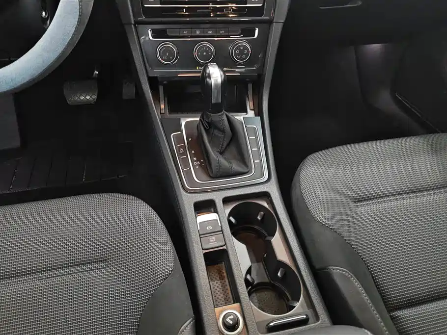 Volkswagen Golf 2018 230TSI Automatic Comfort фото 16