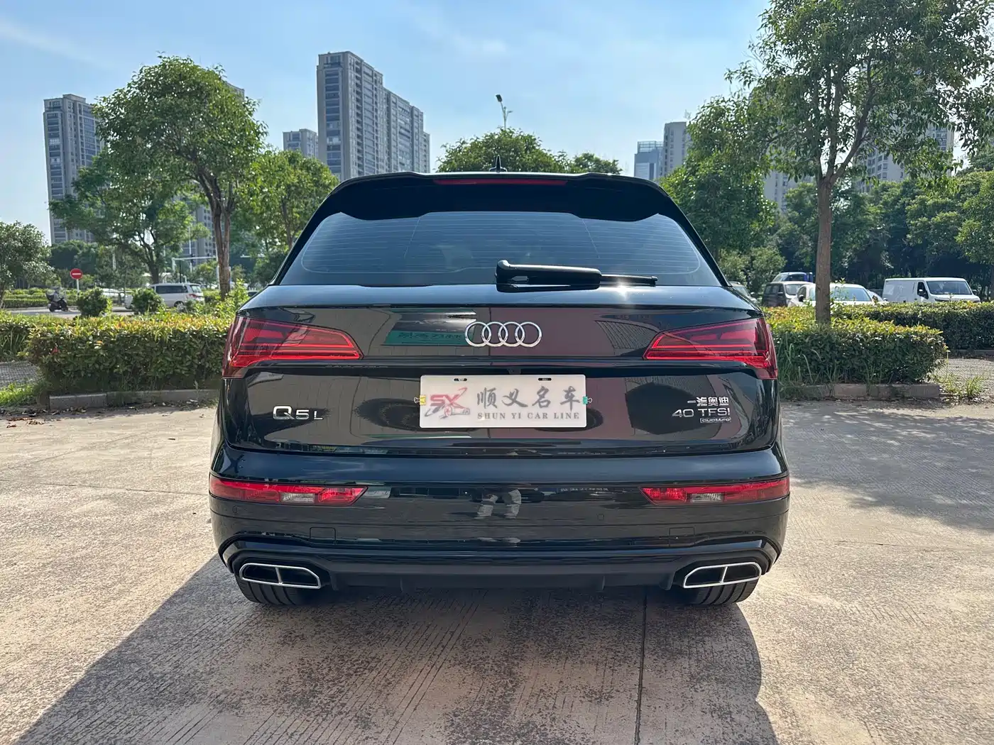 Audi Q5L 2023 45T Luxury Dynamic фото 5