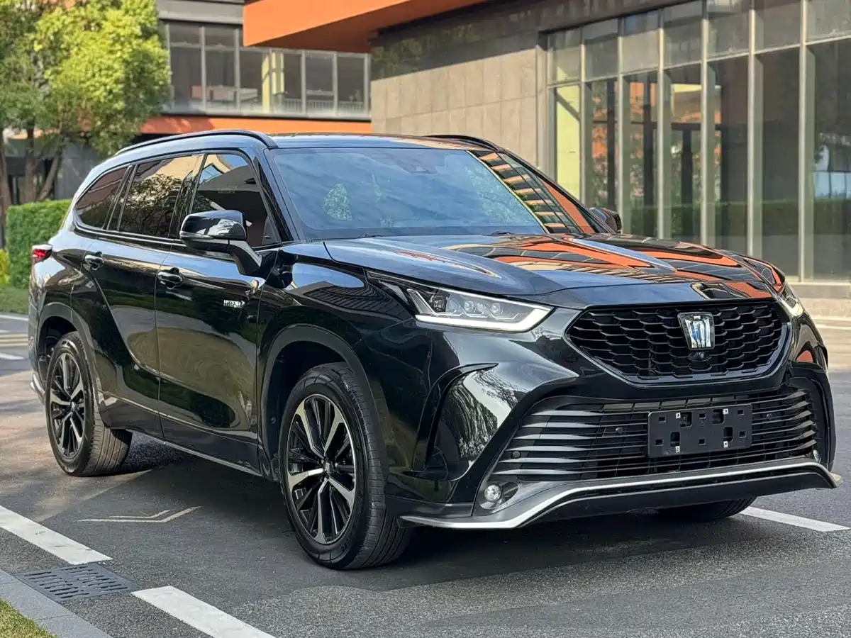 Toyota Crown Kluger 2021 2.5L HEV 4WD Premium фото 3