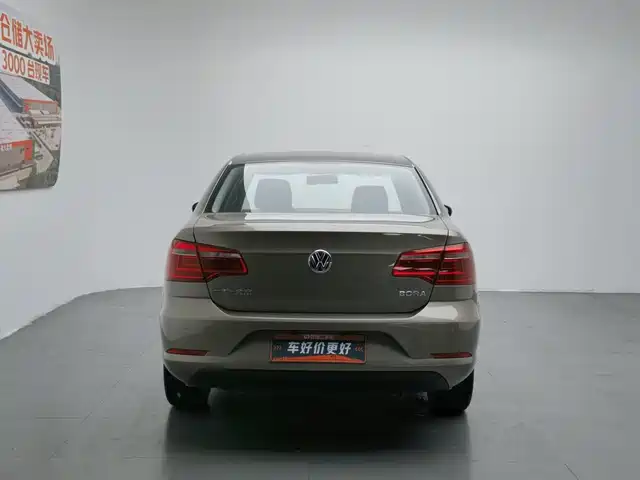 Volkswagen Bora 2015 Quality Edition 1.6L Automatic Comfort — фото 4