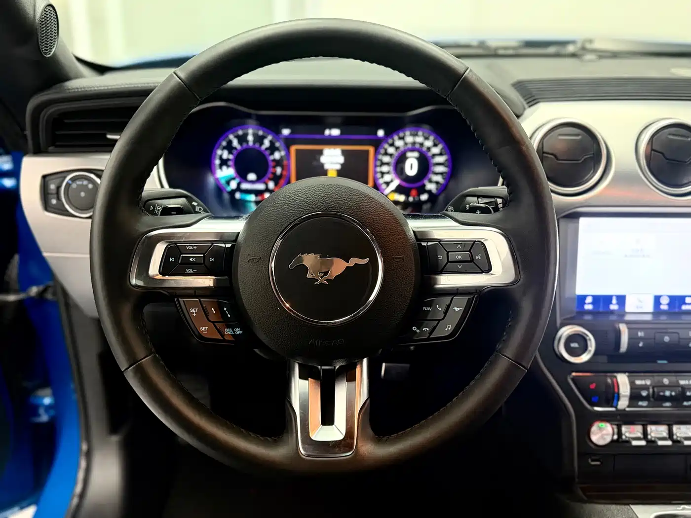 Photo 13 - Ford Mustang