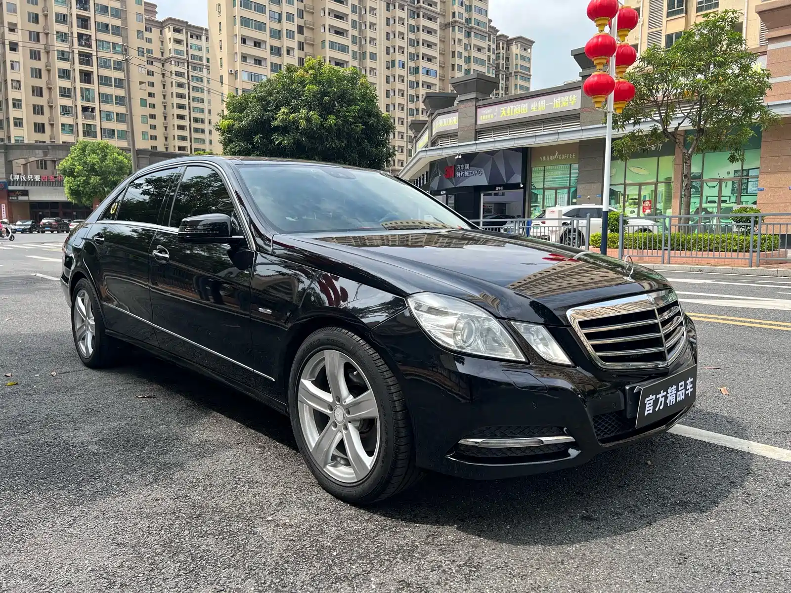 Фото 4 - Mercedes-Benz E-Class