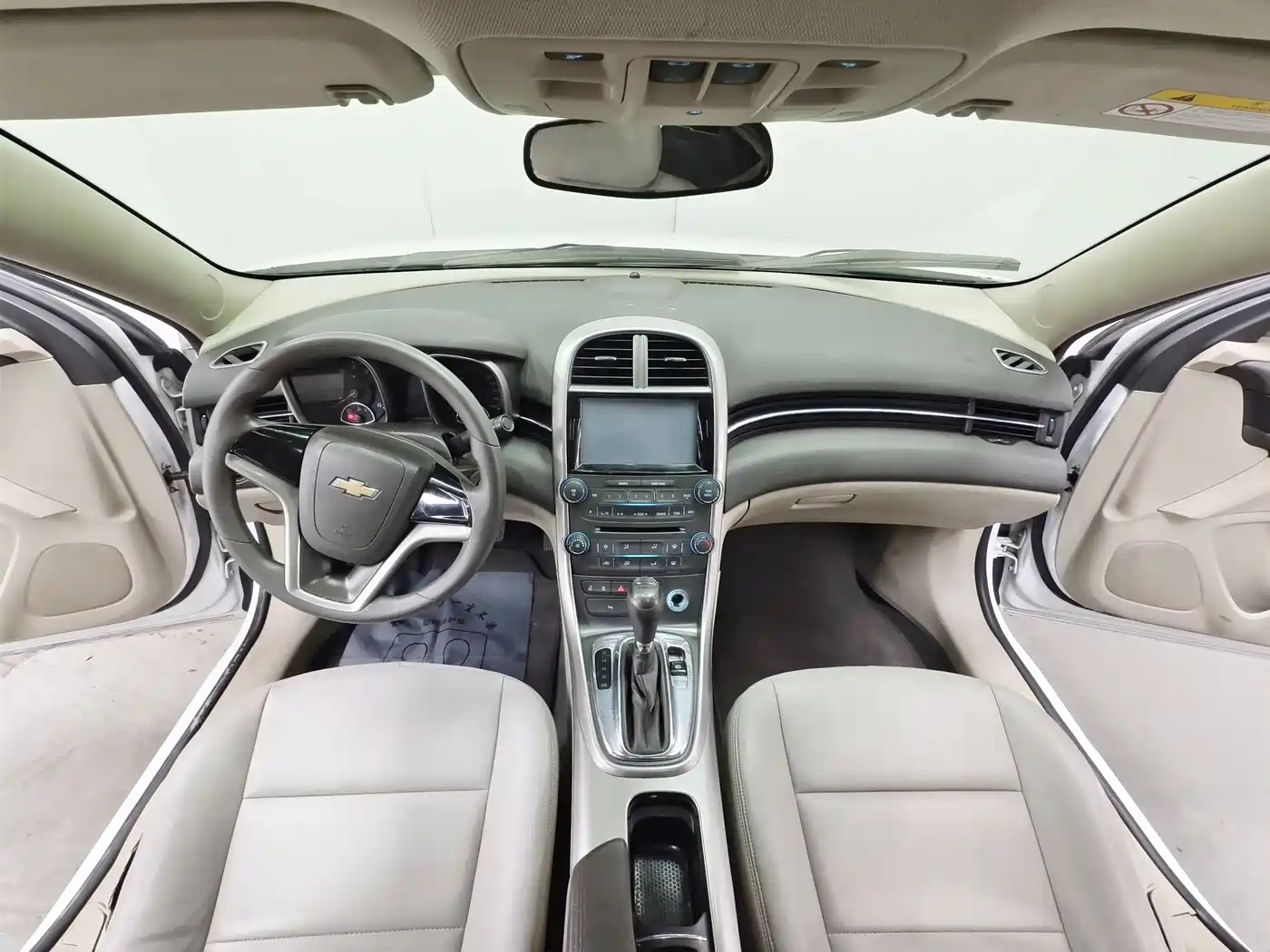 Chevrolet Malibu 2014 2.0L Automatic Luxury фото 9