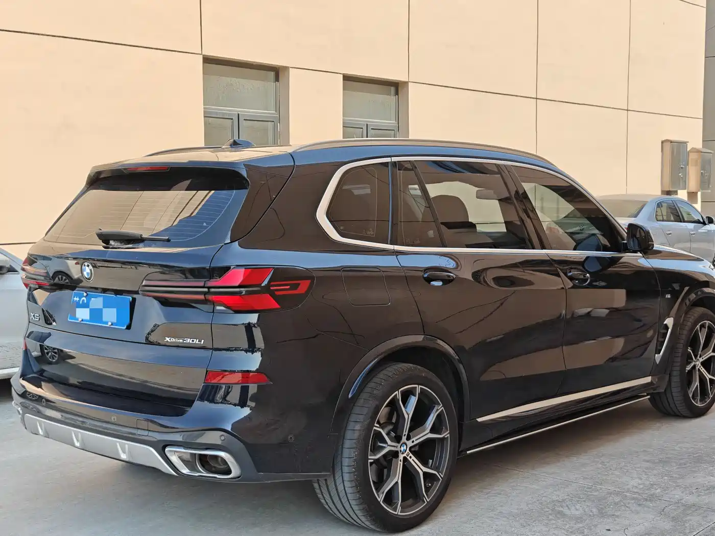 BMW X5 2023 xDrive 30Li Premium M Sport Package фото 4