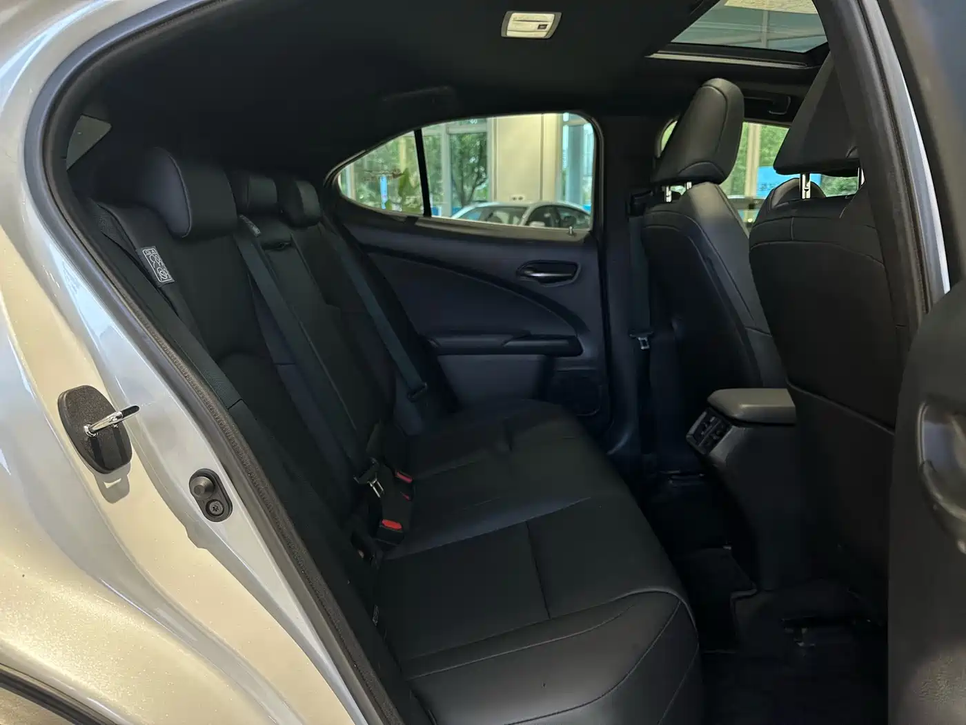 Lexus UX 2020 200 Special Edition фото 14