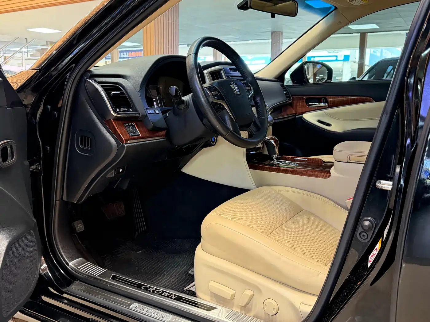 Toyota Crown 2015 2.0T Fashion фото 4