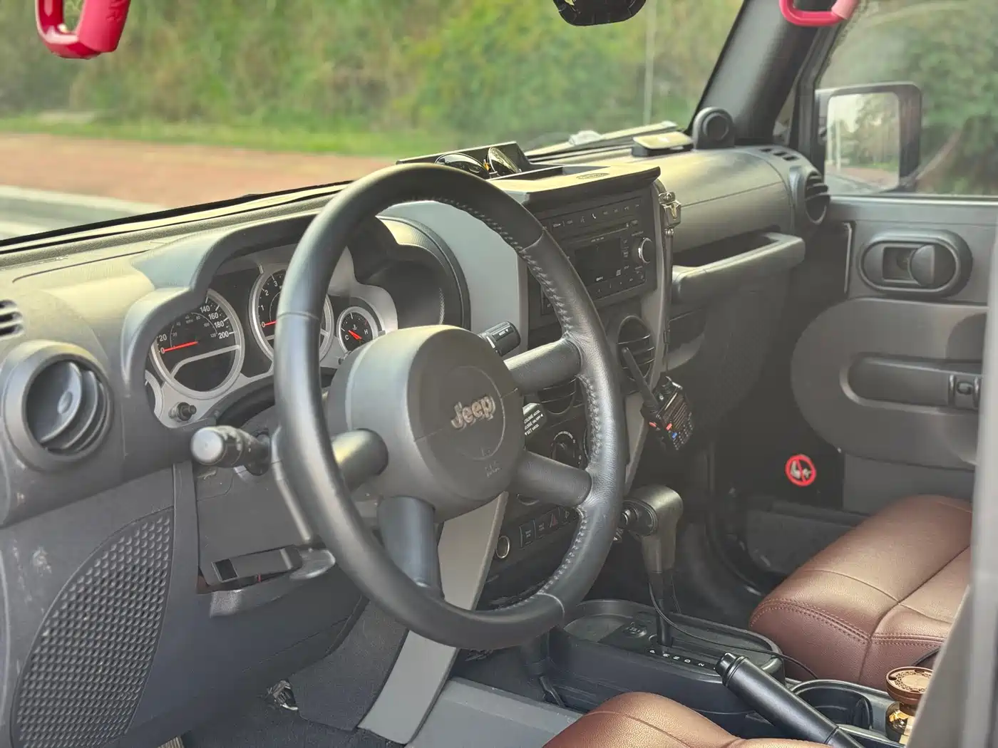 Photo 12 - Jeep Wrangler