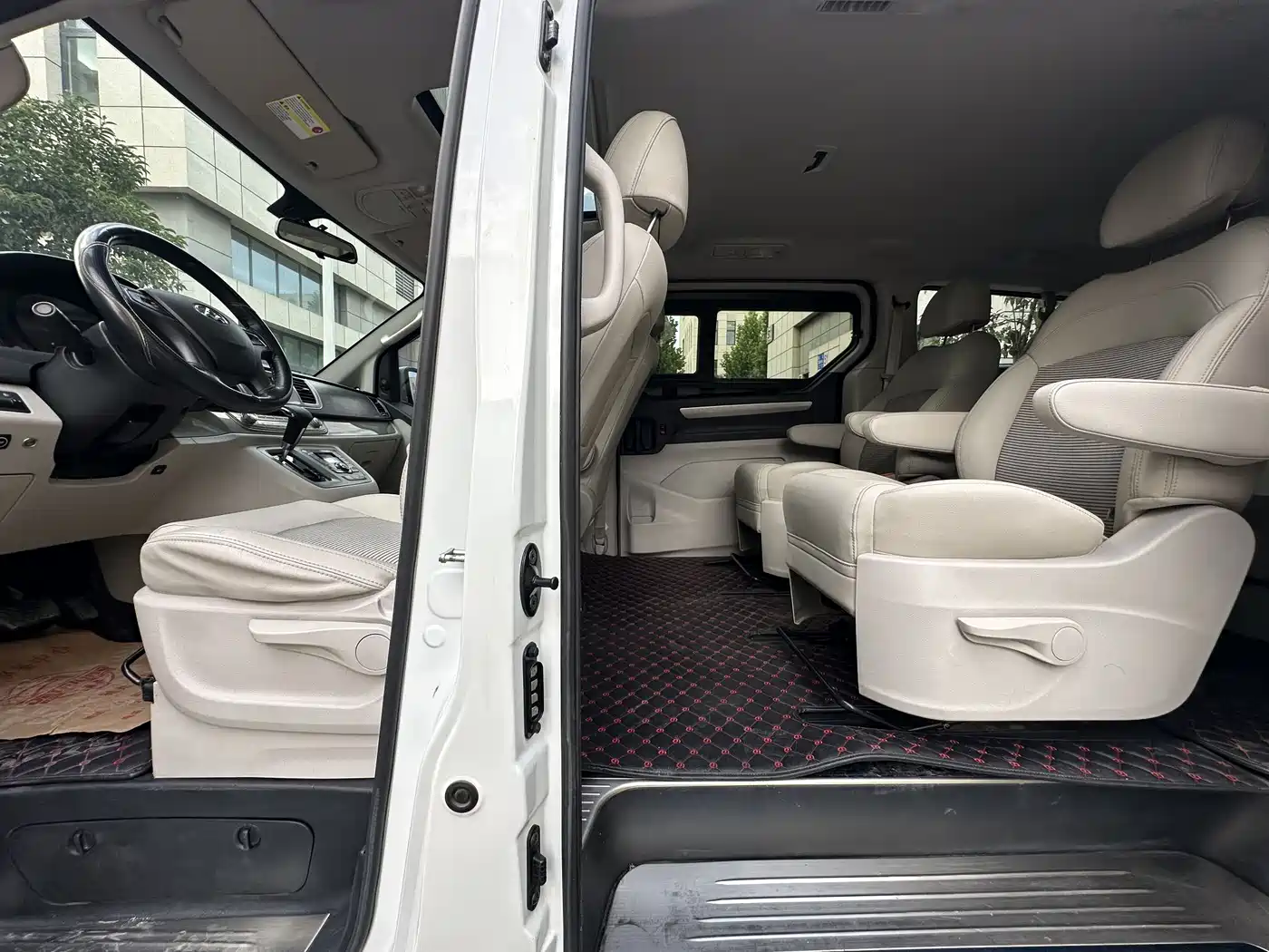 SAIC Maxus Maxus G10 2018 PLUS 1.9T Automatic Luxury Edition Diesel фото 12