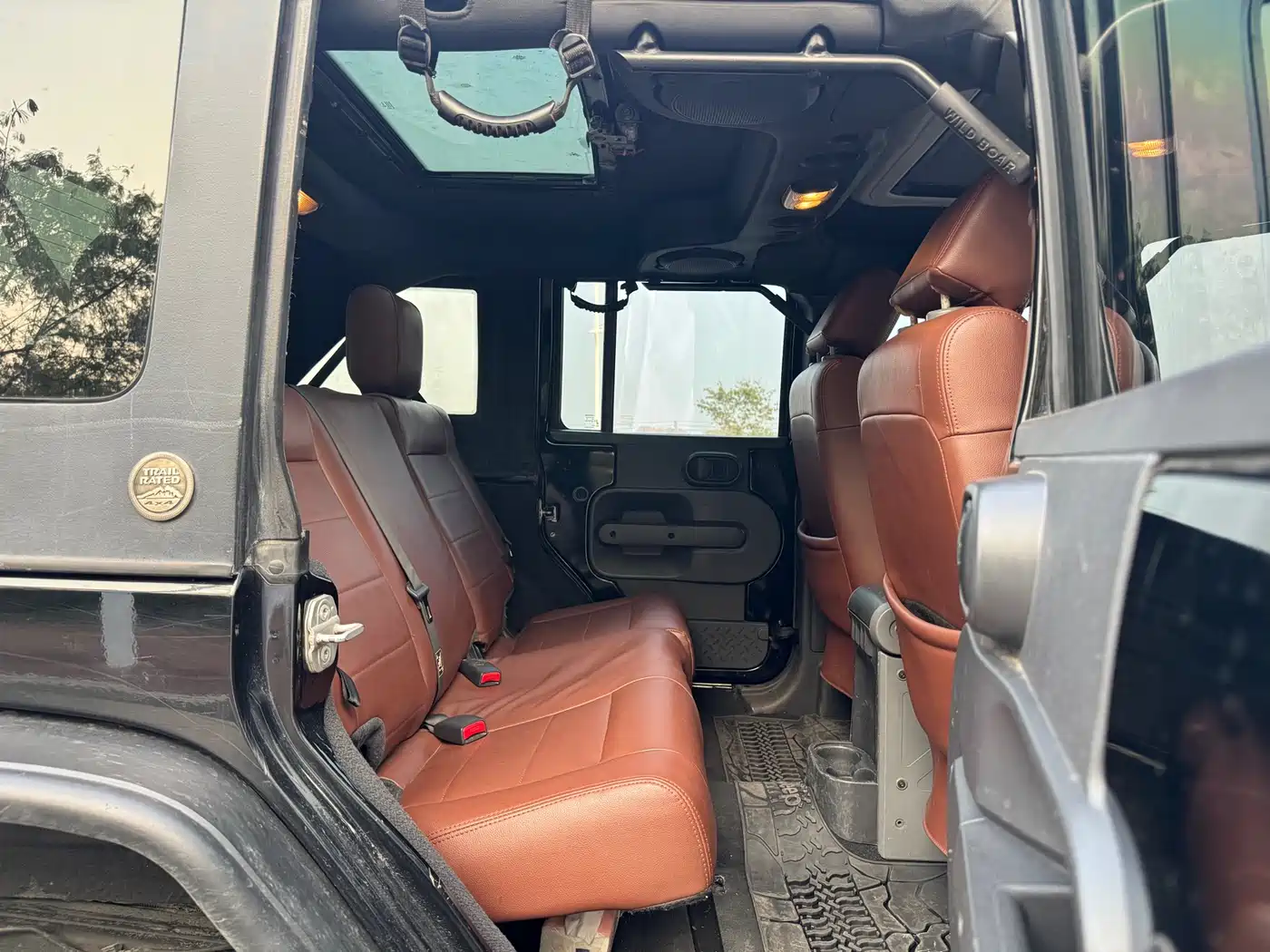 Photo 8 - Jeep Wrangler