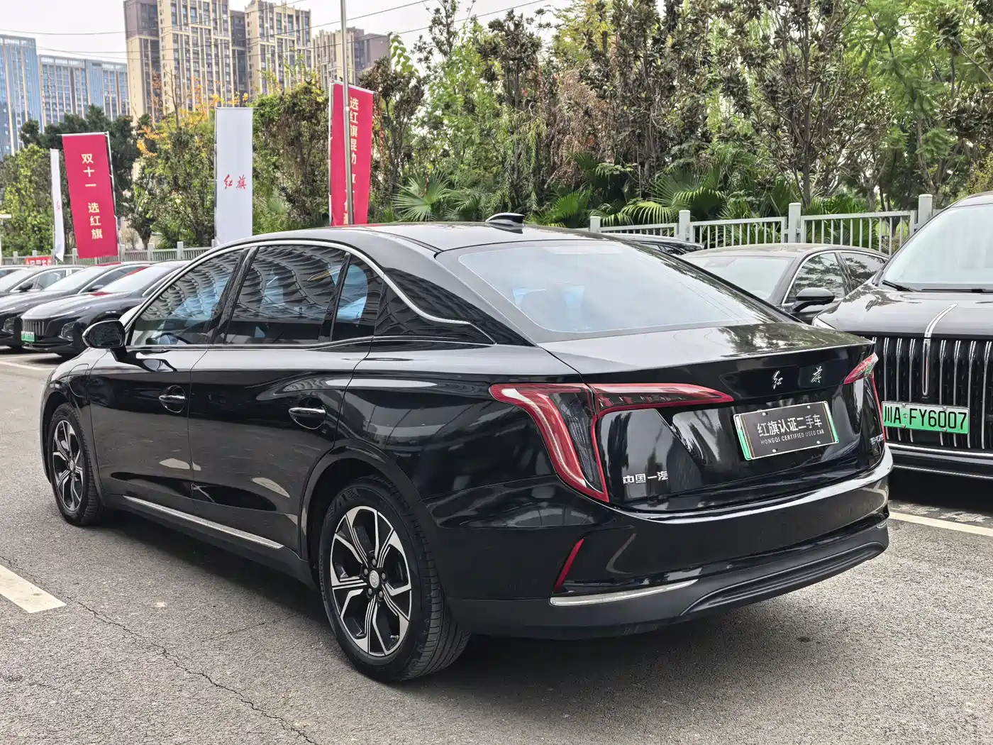 Hongqi E-QM5 2023 Facelift Basic Travel Edition фото 7