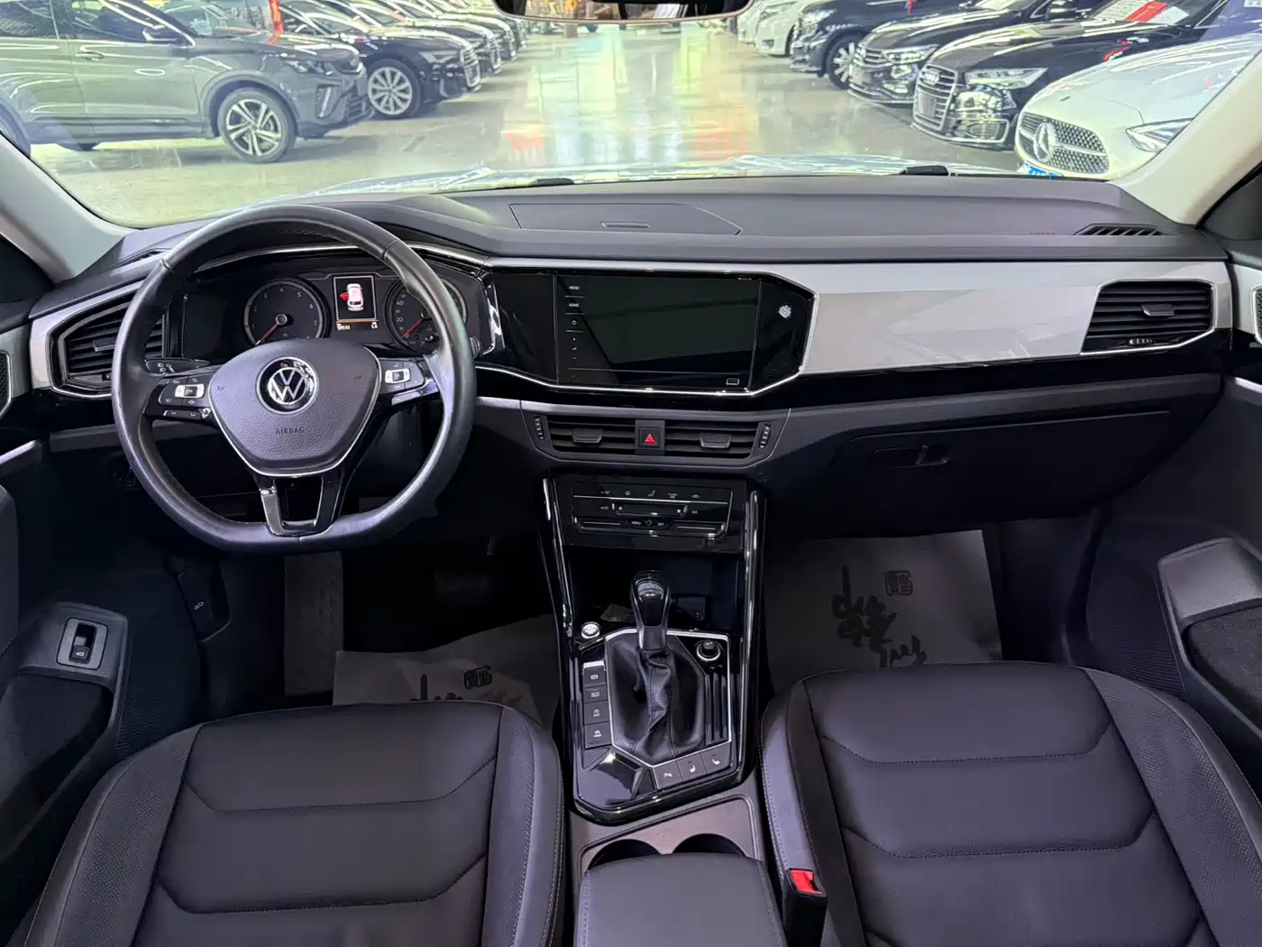Volkswagen Tayron 2022 280TSI 2WD Luxury Smart Connect Edition фото 17