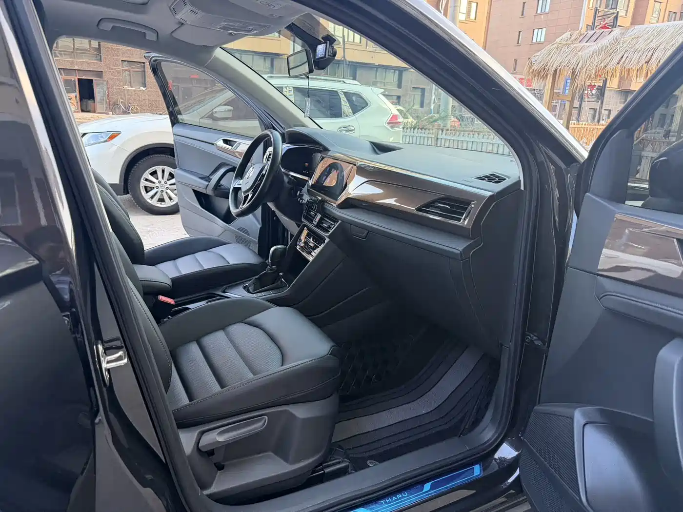 Volkswagen Tharu 2022 280TSI FWD Luxury Edition фото 11