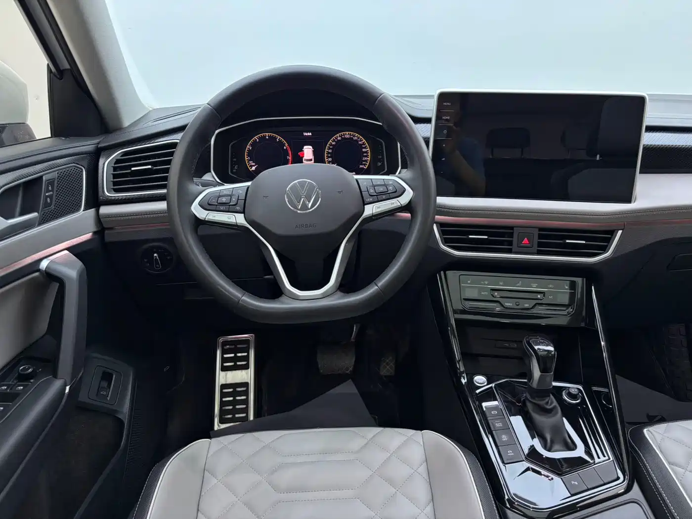 Volkswagen Tayron 2023 330TSI 2WD Luxury Plus Advanced Edition фото 6