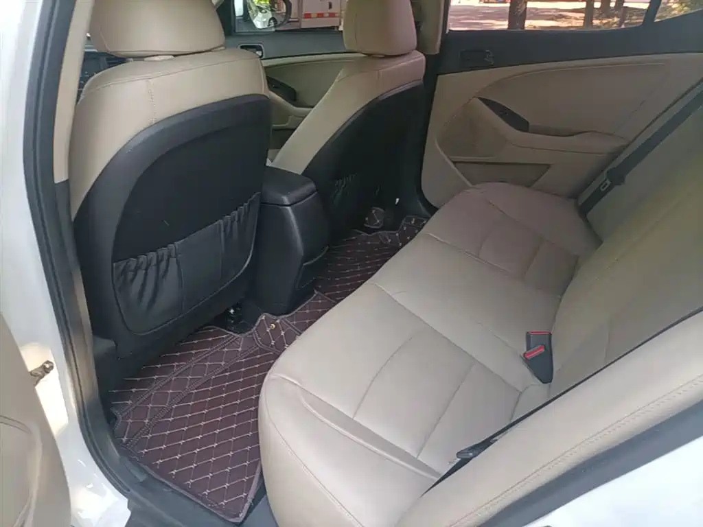 Kia K5 2015 2.0L Automatic GL фото 17