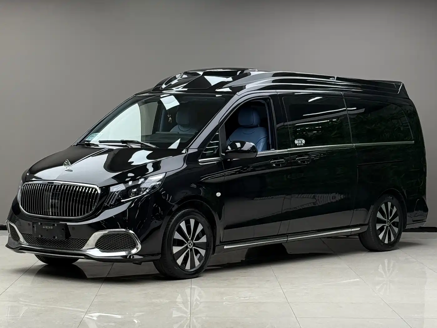 Mercedes-Benz Vito 2023 2.0T Business 7-Seater