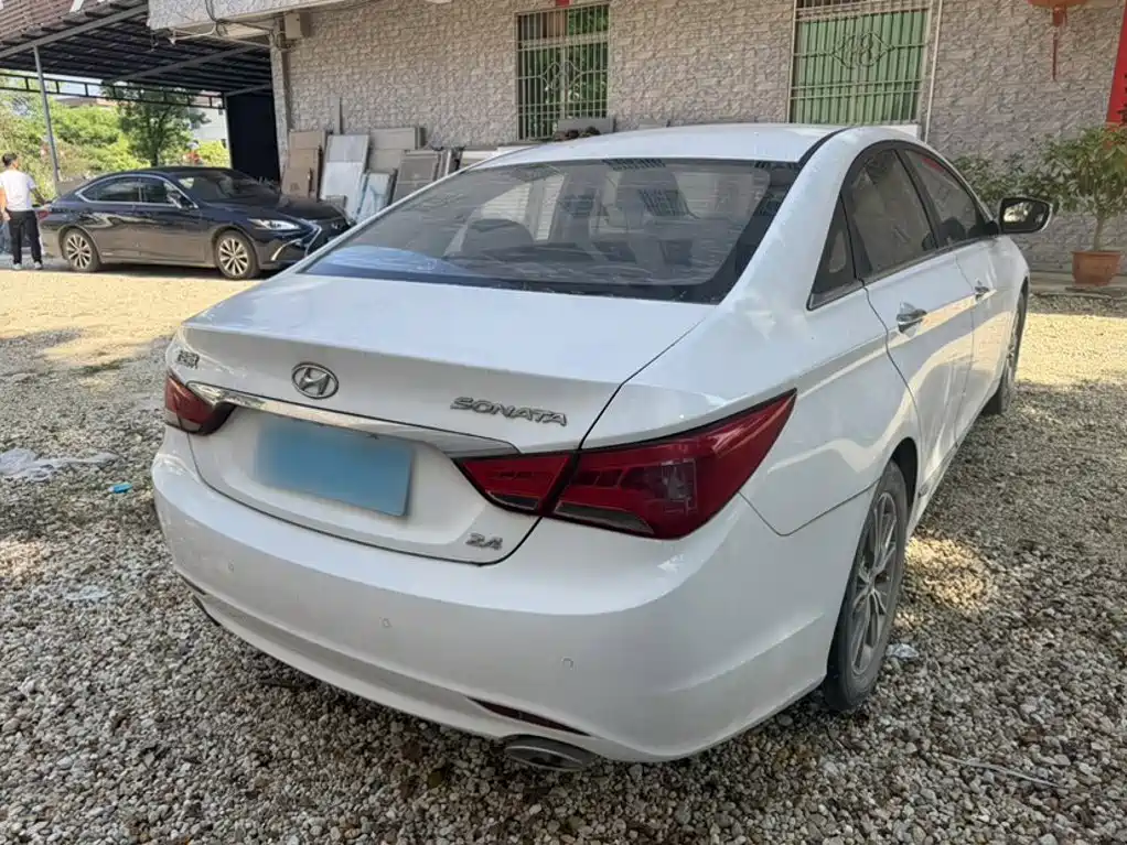 Фото 11 - Hyundai Sonata