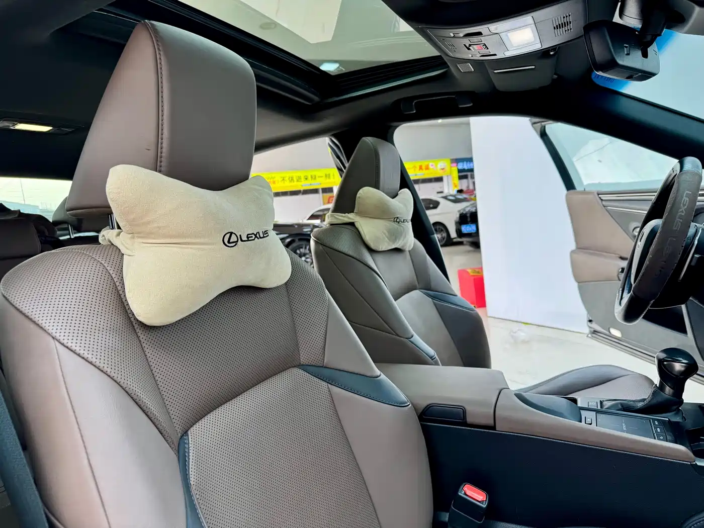 Lexus ES 2022 300h Ultimate Edition фото 15
