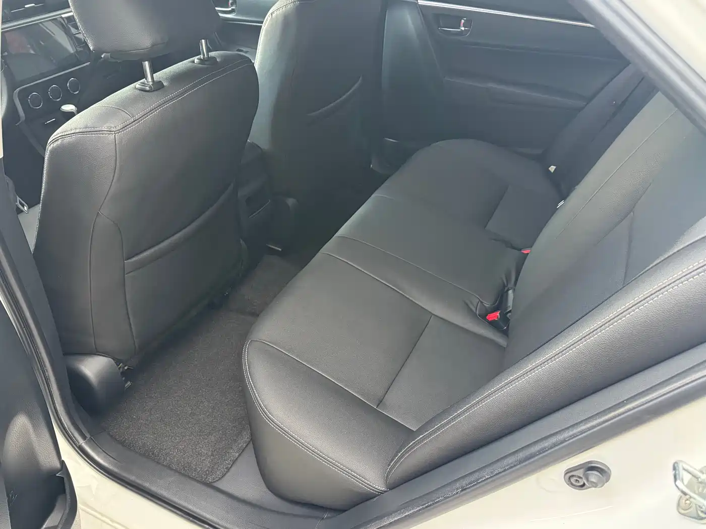 Toyota Corolla 2017 Facelift 1.2T S-CVT GL фото 9