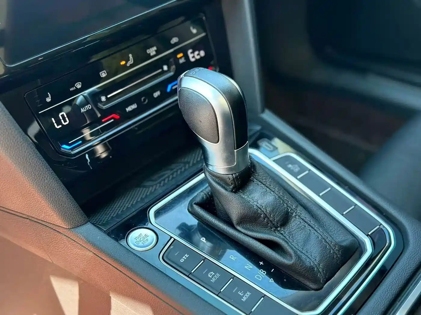 Volkswagen Magotan GTE Plug-in Hybrid 2022 GTE Luxury фото 9