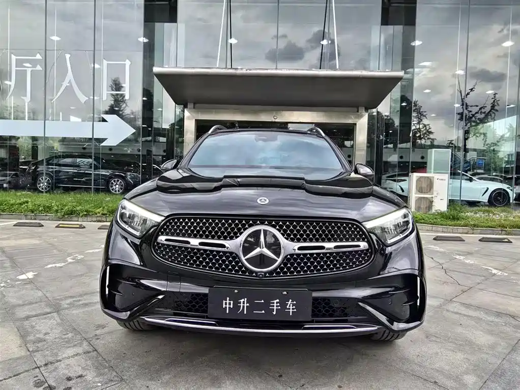 MERCEDES-BENZ GLC
