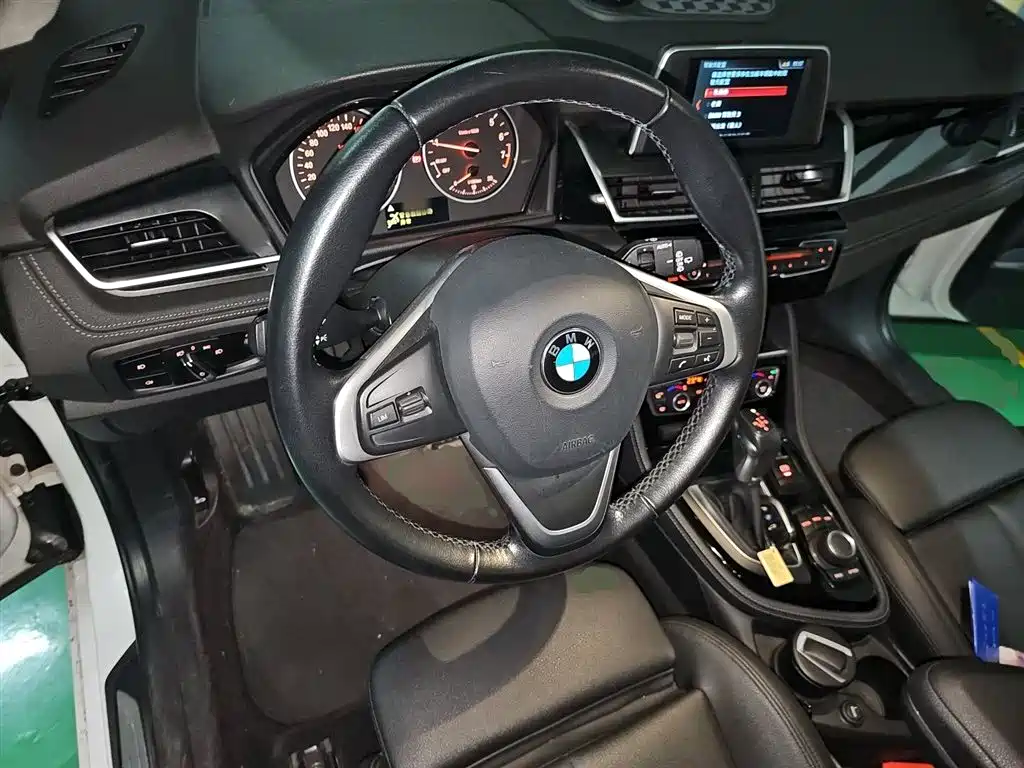BMW 2 Series Gran Tourer 2015 218i Sport Design Package фото 6