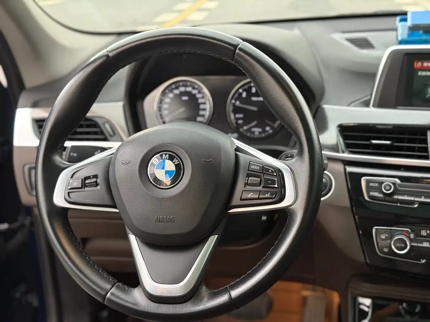 BMW X1 2019 sDrive18Li Premium Model фото 11