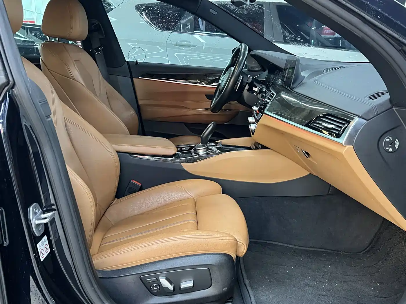 BMW 6 Series GT 2019 630i M Sport Package фото 8