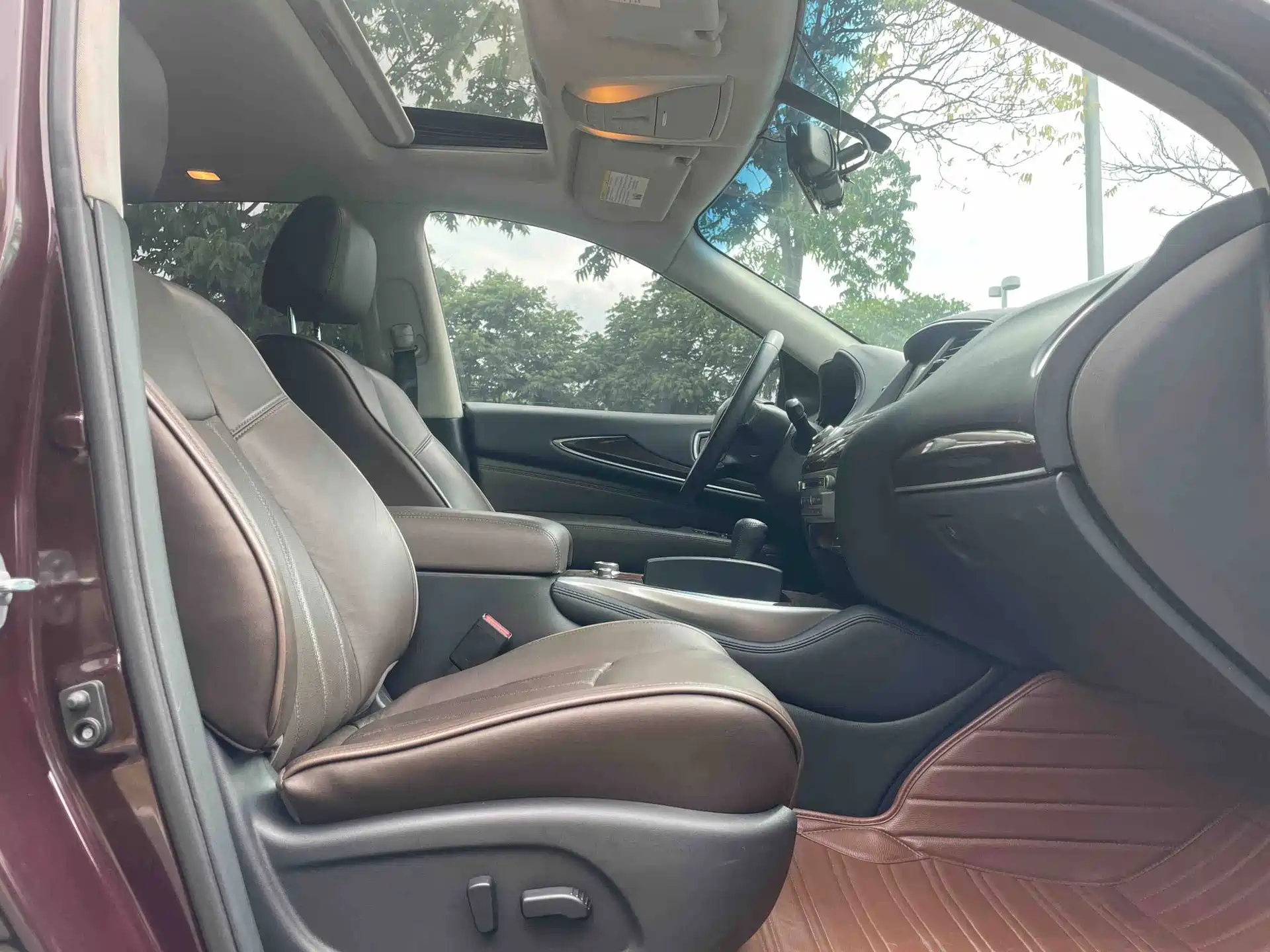 Photo 13 - Infiniti QX60 (Import)