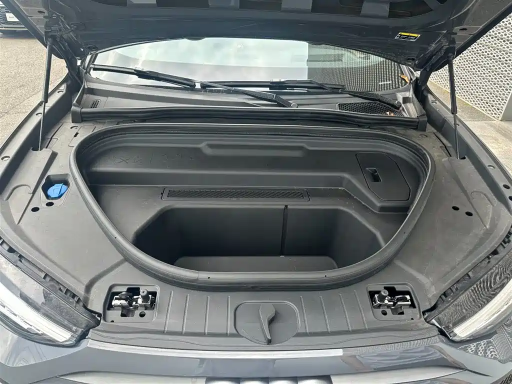 Audi Q6L e-tron 2025 Model Pioneer Edition фото 15