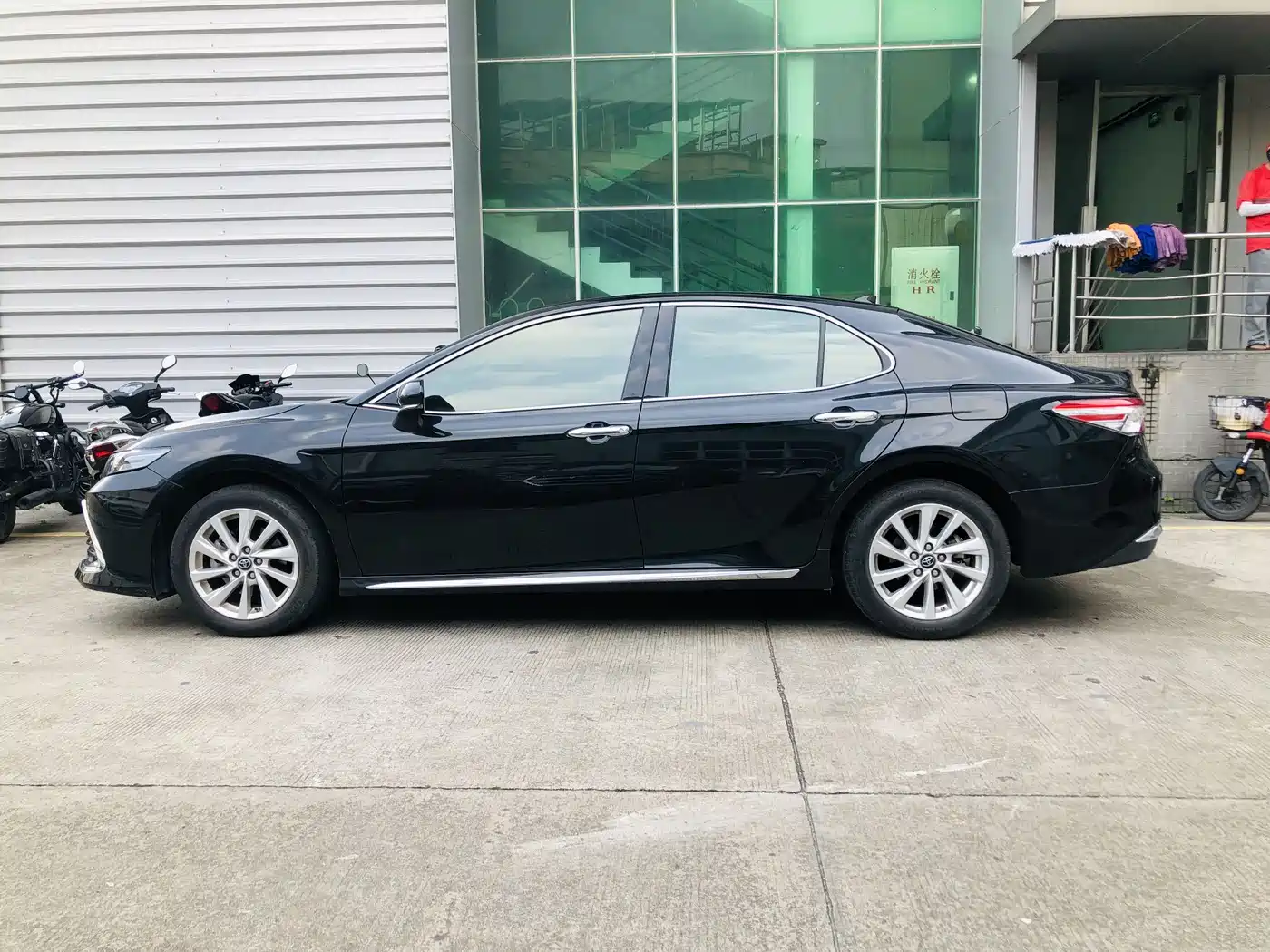 Toyota Camry 2023 2.0G Luxury Edition фото 7