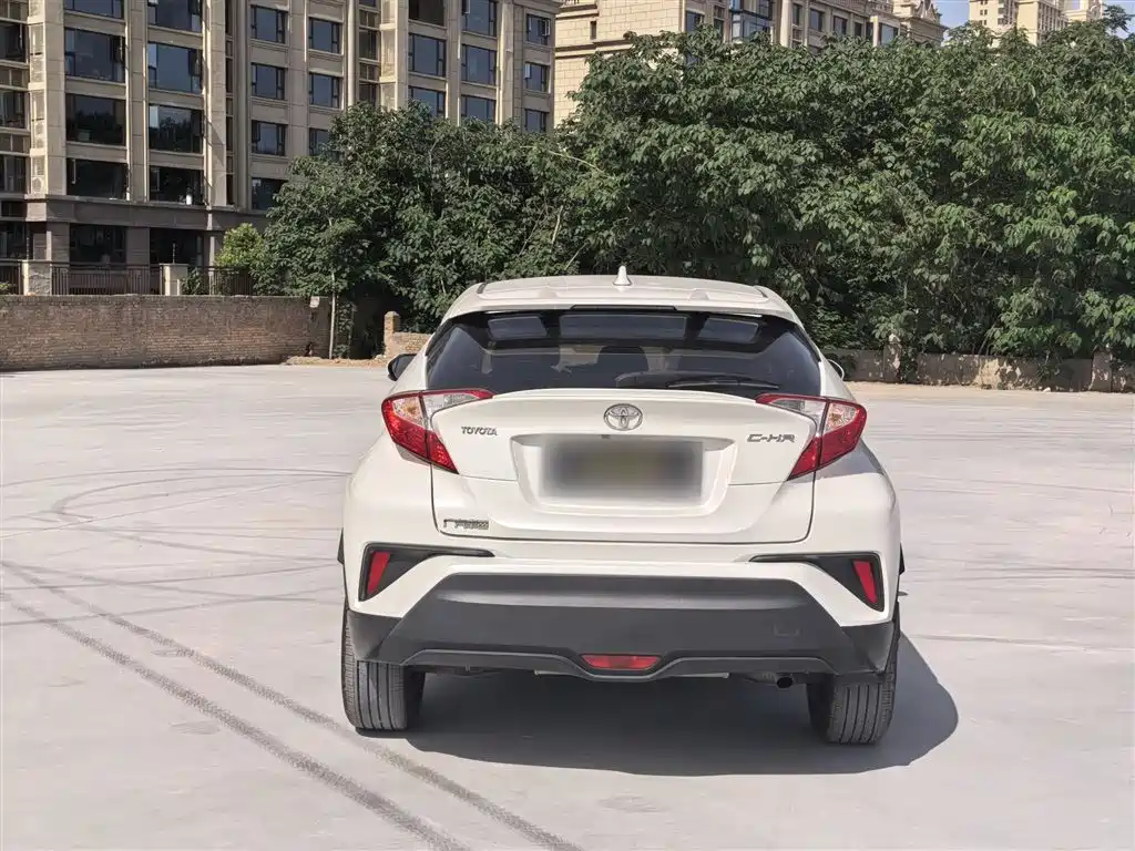 Toyota C-HR 2020 Model 2.0L Leading фото 6
