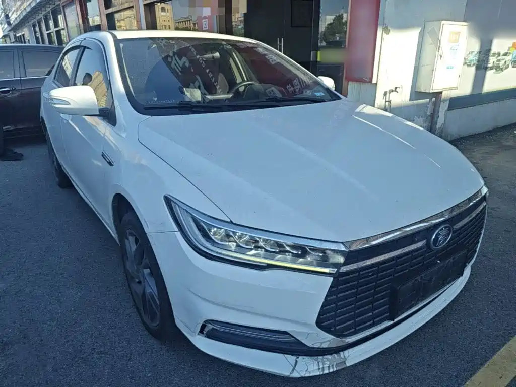 Photo 4 - BYD Qin New Energy