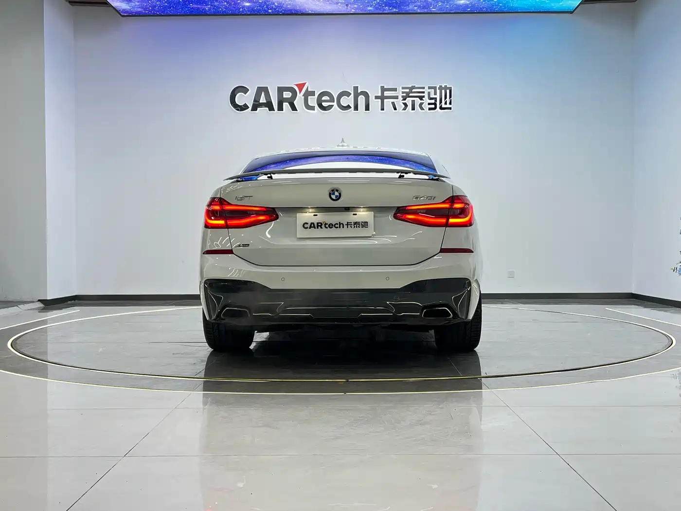 BMW 6 Series GT 2018 640i xDrive M Sport Package фото 30