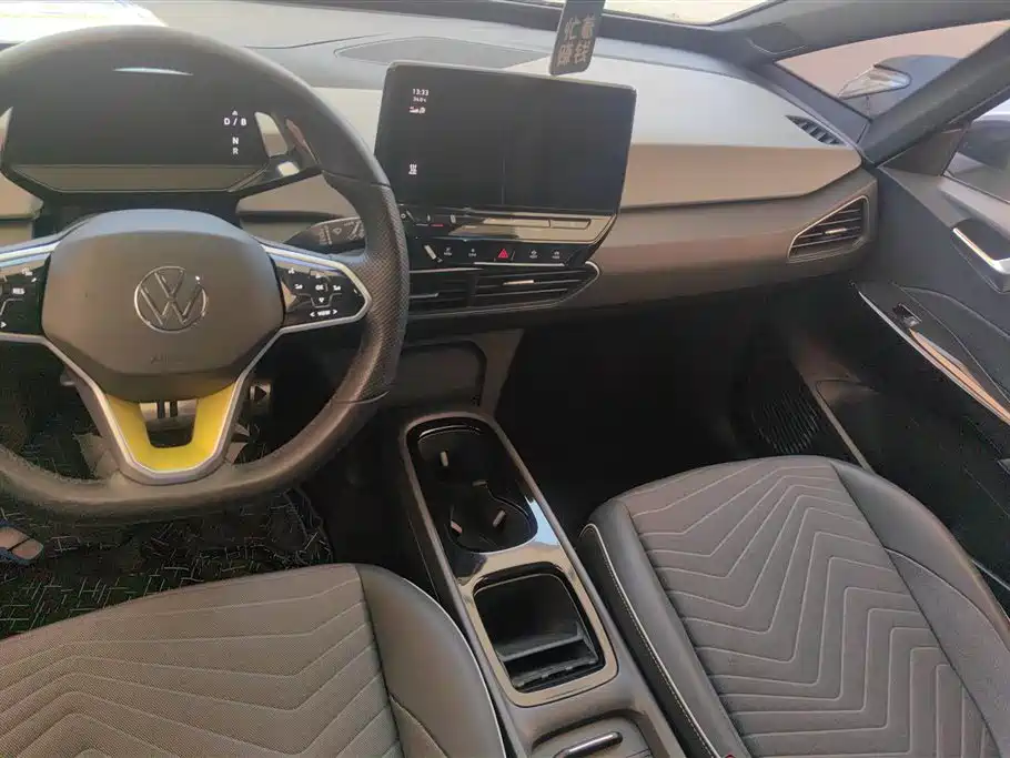 Volkswagen ID.3 2023 Pure Smart Edition фото 13