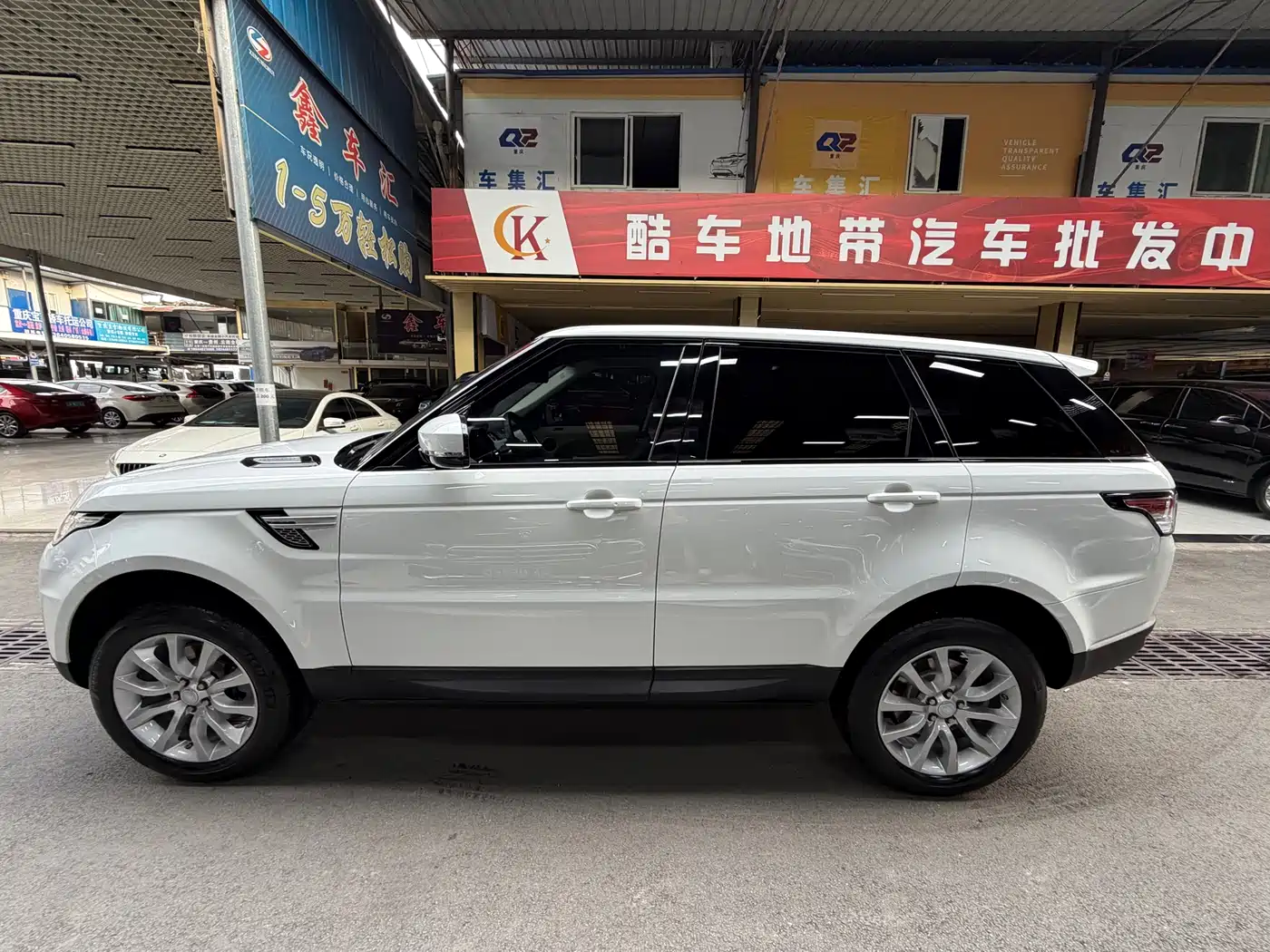 Land Rover Range Rover Sport 2016 Model 3.0 SC V6 HSE фото 4
