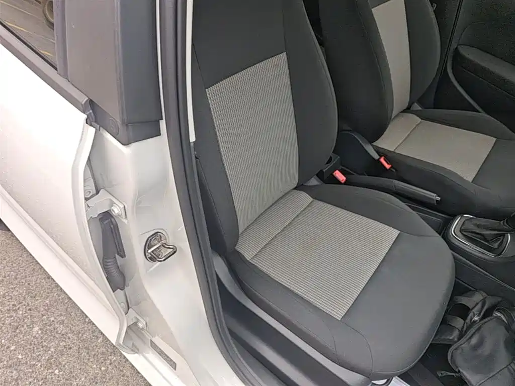 Volkswagen Polo 2018 1.5L Auto Safe Drive фото 25